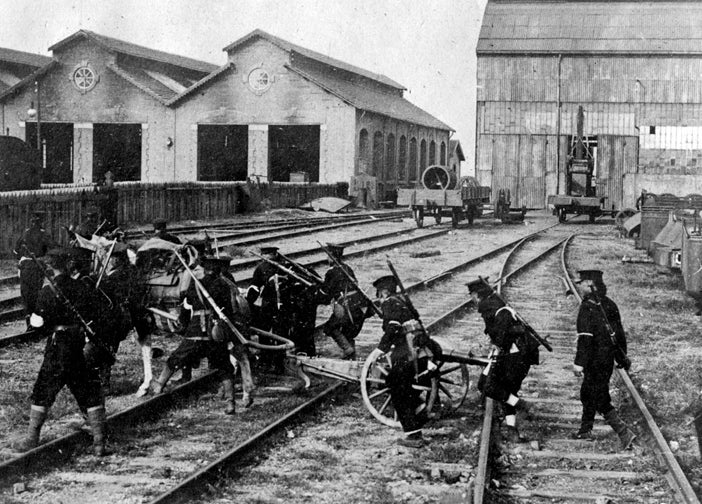 soldiers_railroad_tracks