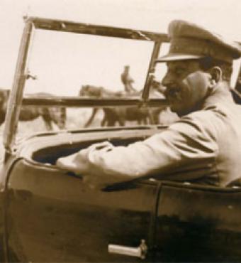 picture of Josef Stalin riding in a car