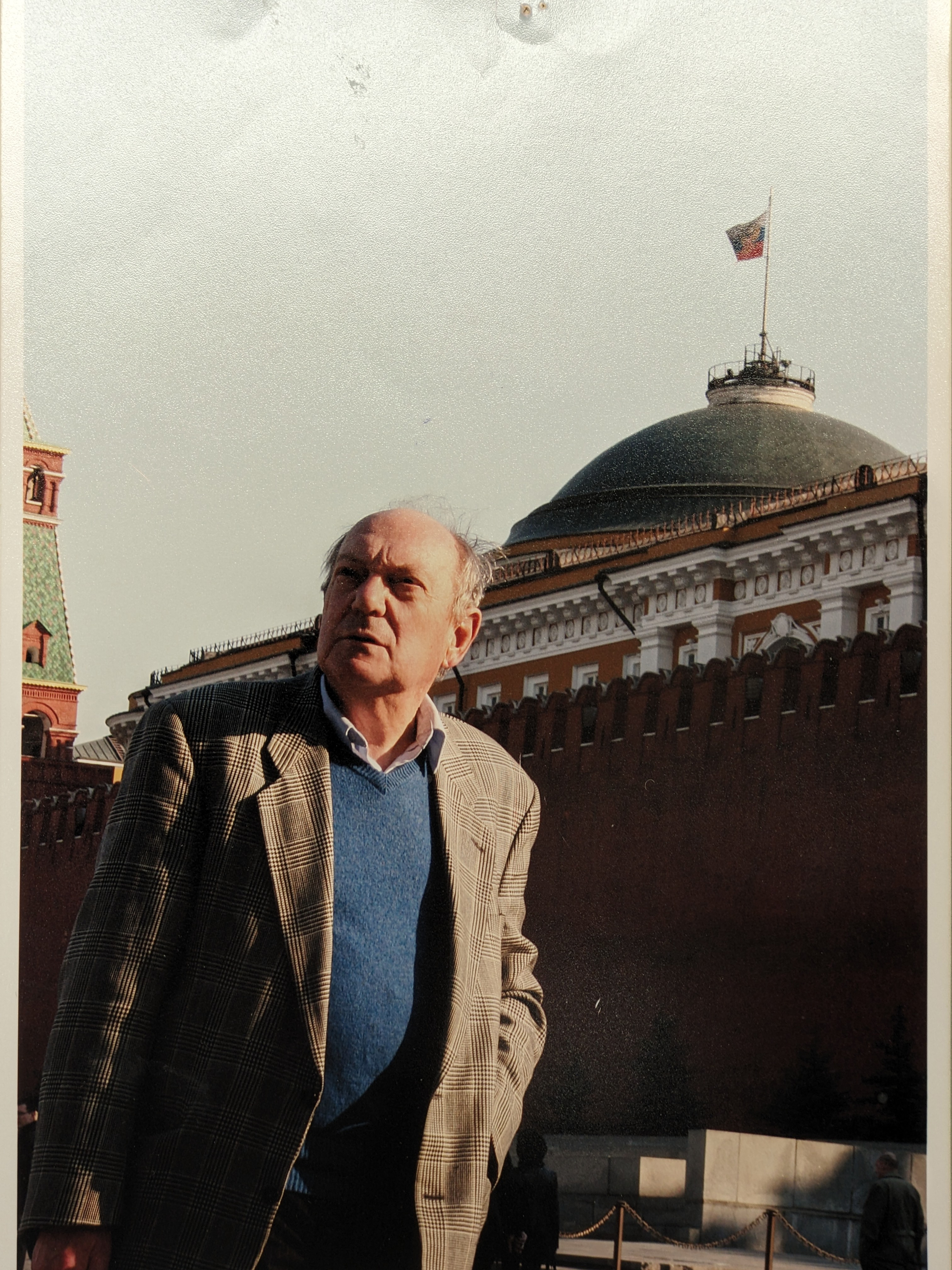 Color photograph of Soviet author Anatolii Gladilin