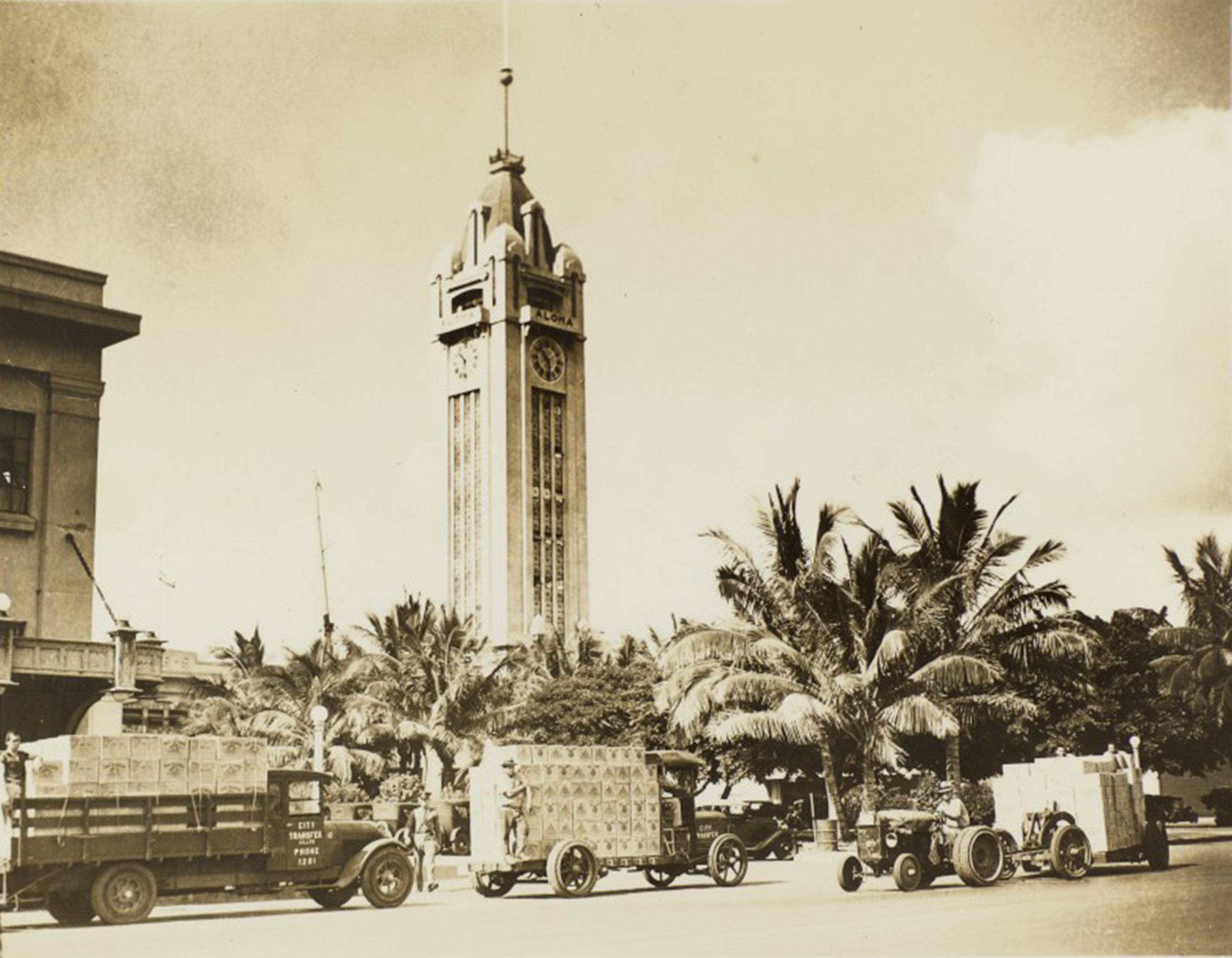Aloha Tower, Honolulu, Hawaii, 1930s, Dennis M. Ogawa Nippu Jiji Photograph Collection, Hoji Shinbun