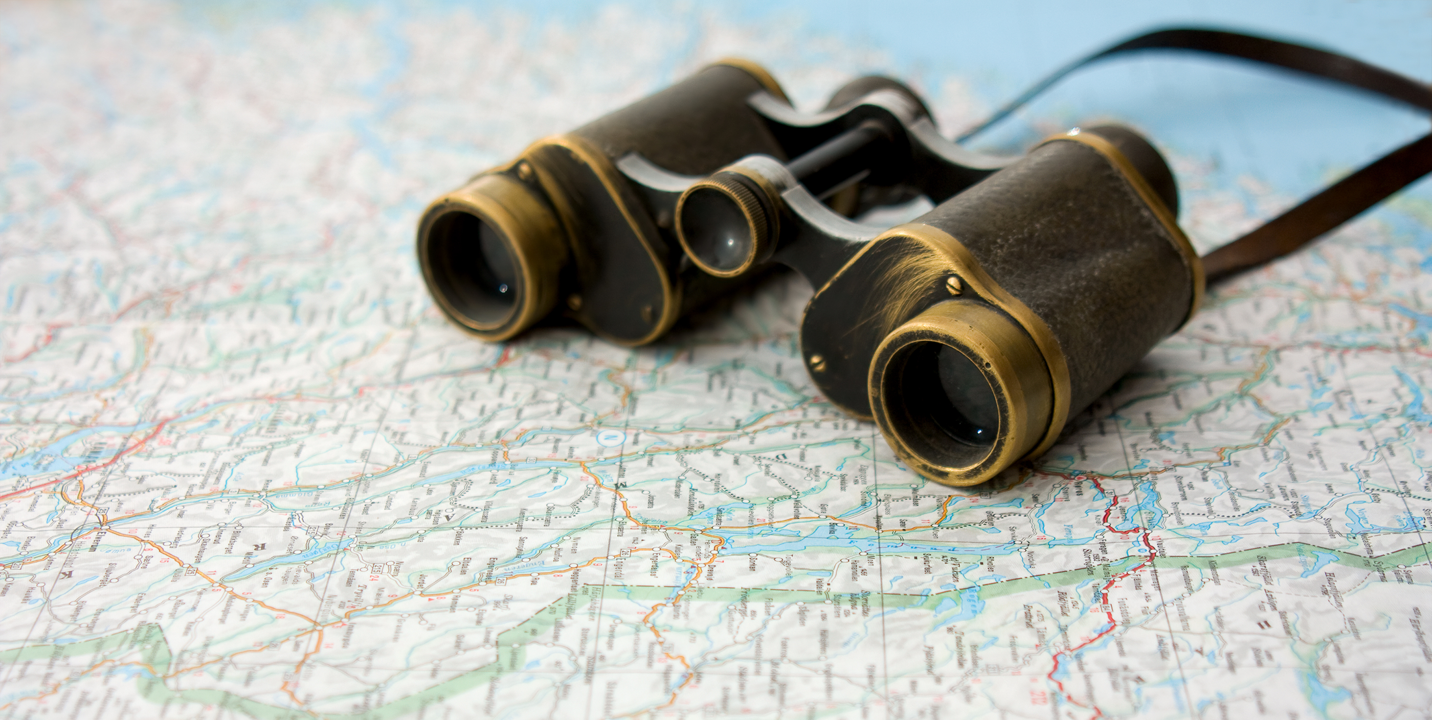 binocular on the map