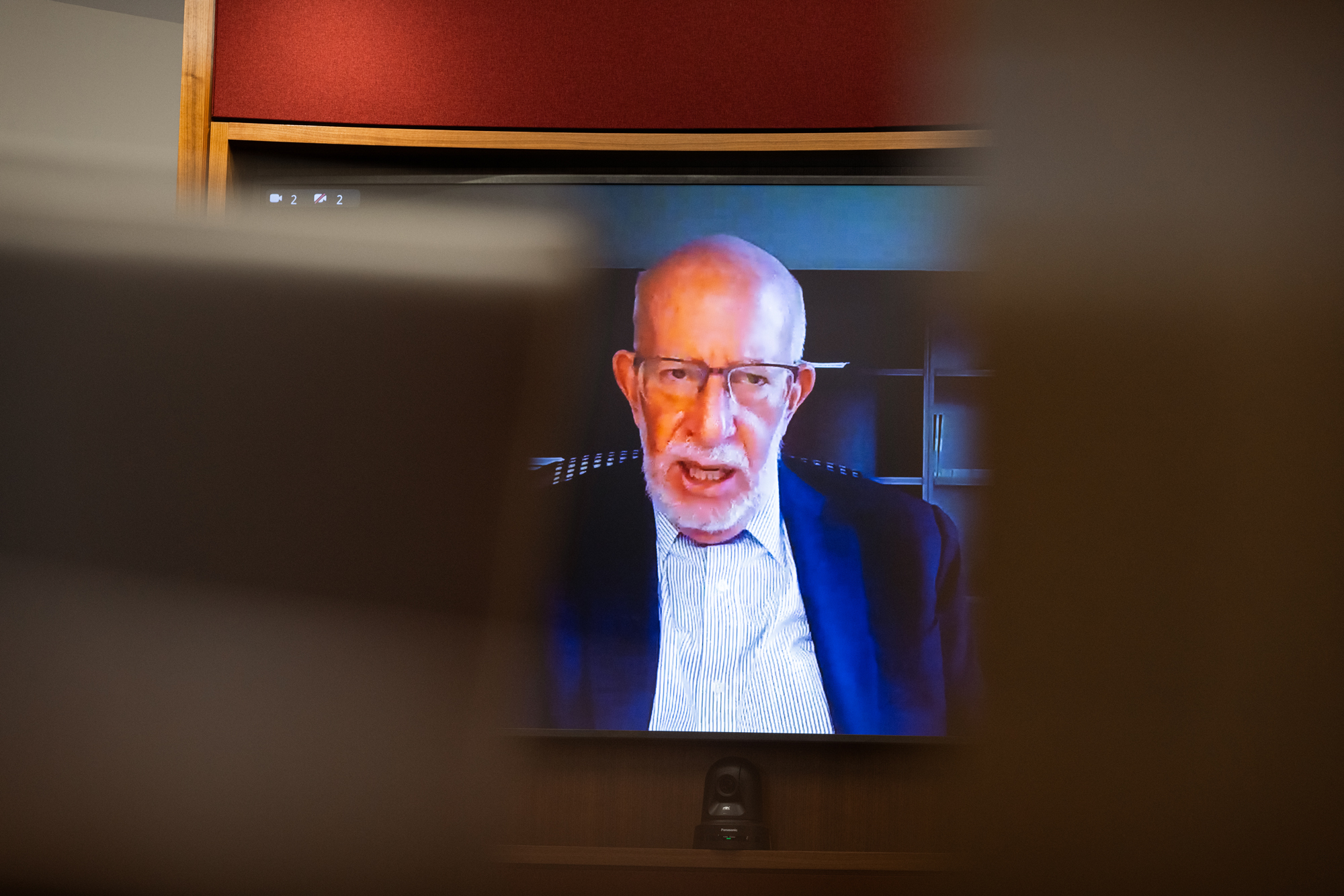 Distinguished Visiting Fellow Benjamin Ginsberg speaks to attendees about secure elections and boosting public confidence in the election system on December 9, 2025. (Patrick Beaudouin)