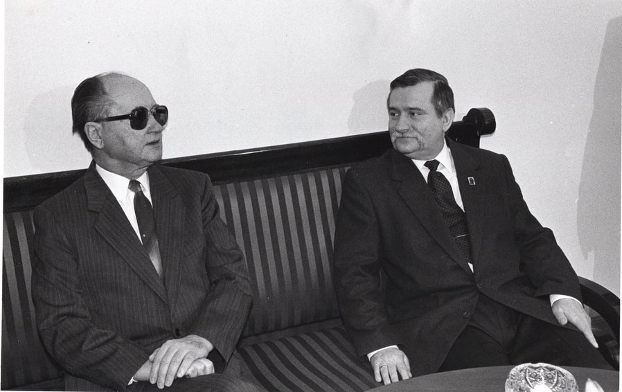 general_wojciech_jaruzelski_and_president_lech_wałęsa