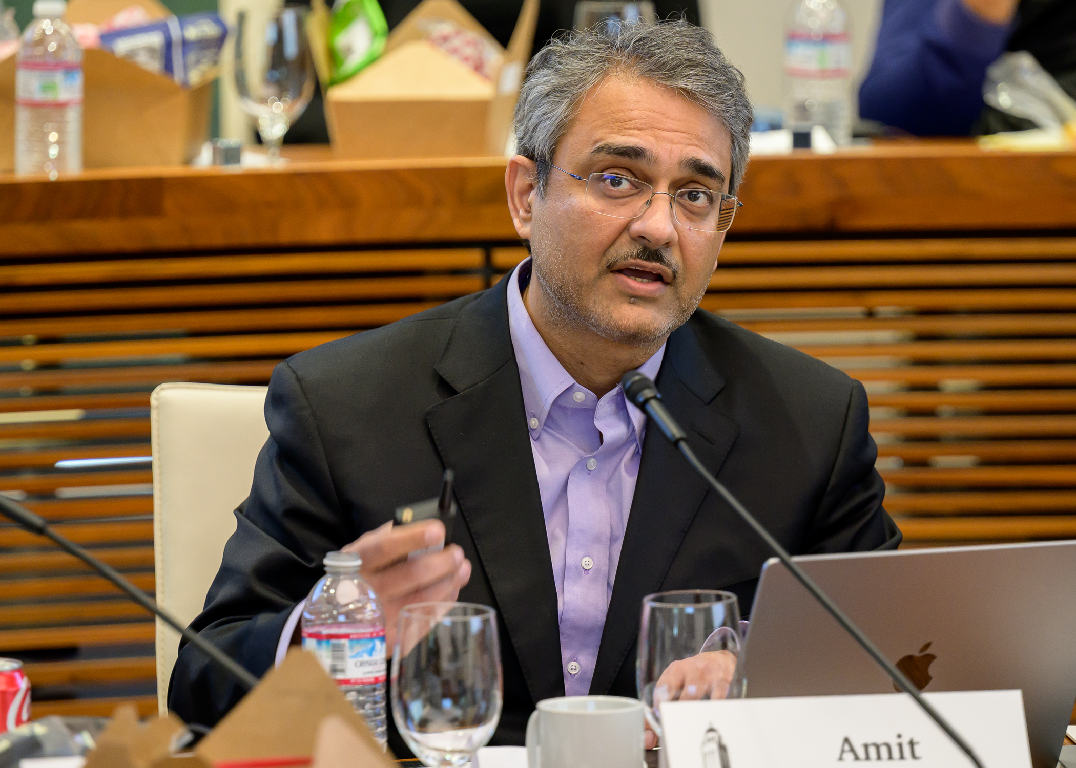Amit Seru, Hoover senior fellow and codirector of the Financial Regulation Working Group, presents work on the role of examiner discretion in bank regulation.