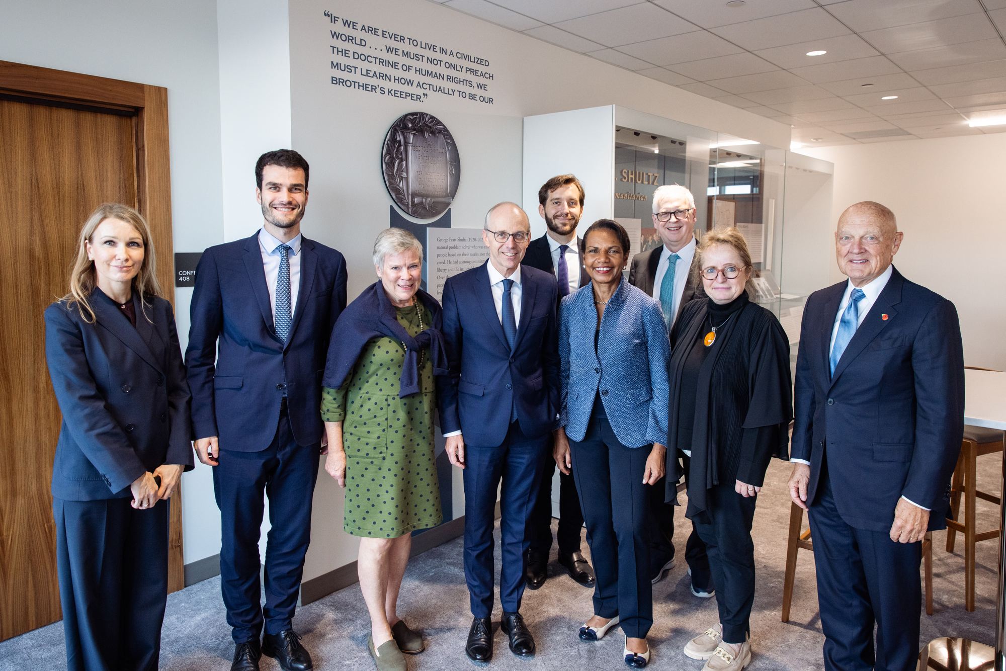Luxembourg PM Luc Frieden (center) is seen with Hoover Research Fellow Rose Goettemoeller (left), Hoover Institution Director Condoleezza Rice, Luxembourg’s Ambassador to the United States Nicole Bintner-Bakshian (right of Rice). Also pictured are Hoover Research Director Steven J. Davis (back right) and Distinguished Visiting Fellow Adm. James O. Ellis Jr. (far right). (Patrick Beaudouin)