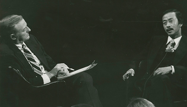 Black and white photograph of William F. Buckley Jr. and  Nguyễn Cao Kỳ, September 14, 1975