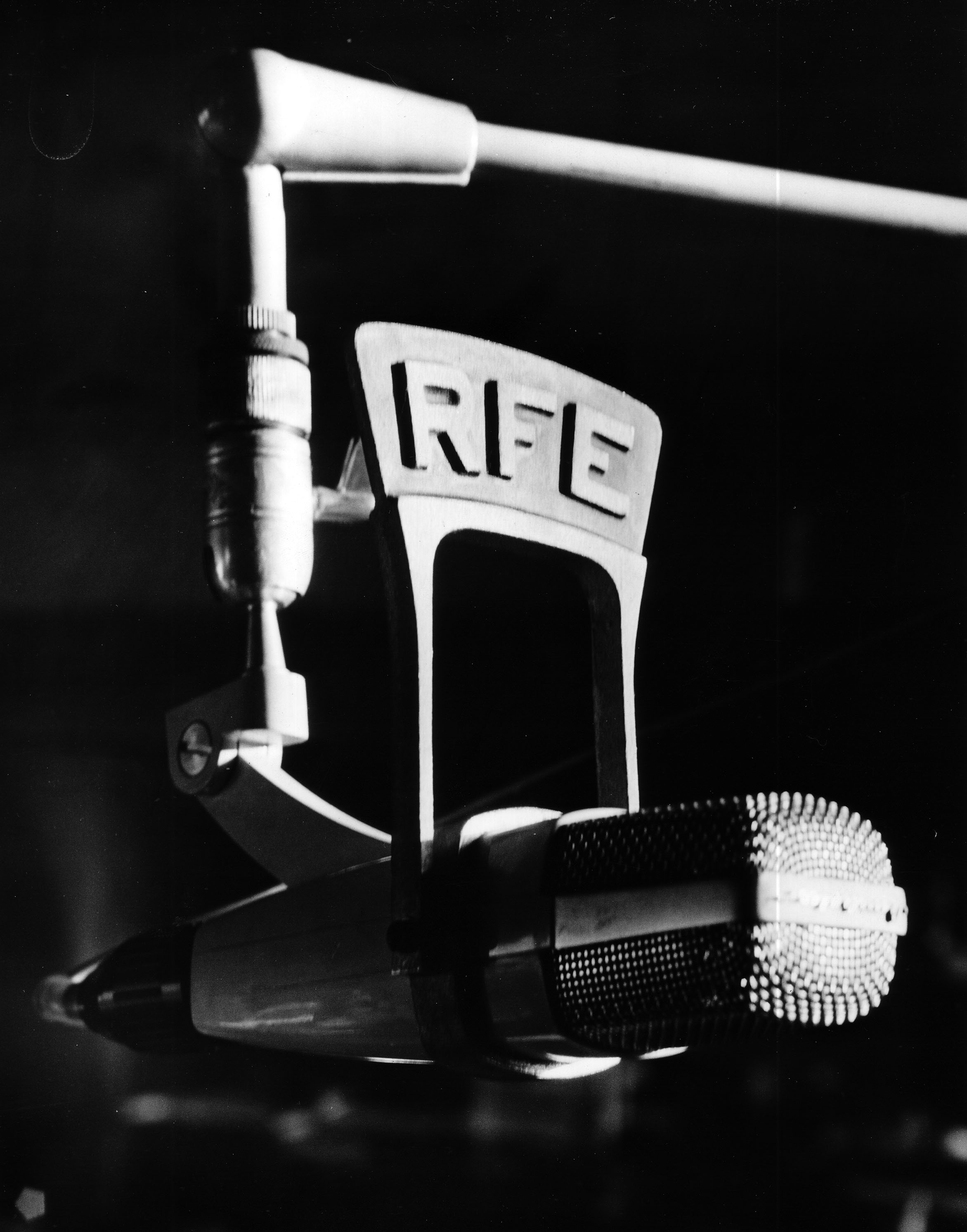 rferl_microphone_boom.jpg