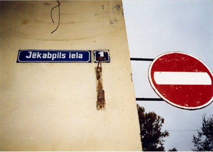 riga-ghetto-gates.jpg