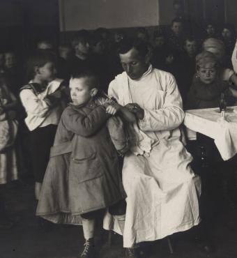 Black and white photograph of a vaccination clinic run by the ARA Russian Unit's medical program, circa 1922