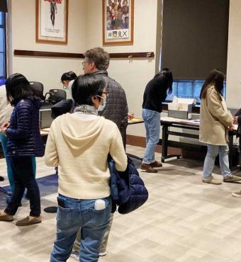 Law librarians and archivists visiting Hoover to look at collection