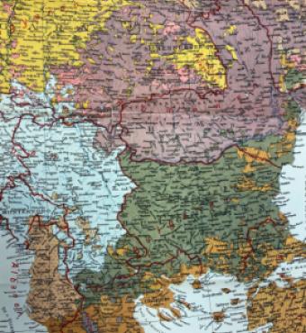 1918 colorized map showing Central Europe, Italy, and the Balkan Peninsula.