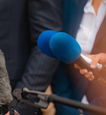 mediainterviewpoliticianiStock-1409277358.jpg