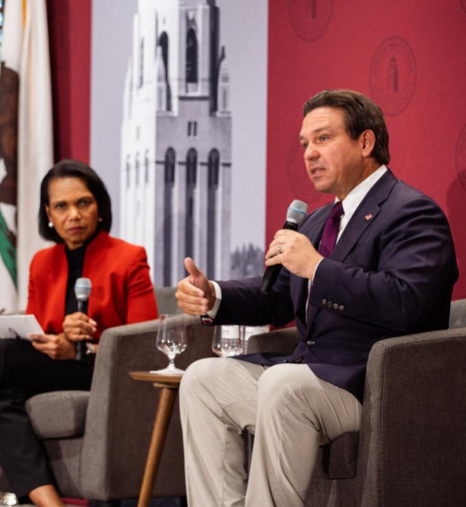 Florida Governor Ron DeSantis speaks in Hoover’s Shultz Auditorium on October 17, 2025. (Patrick Beaudouin)