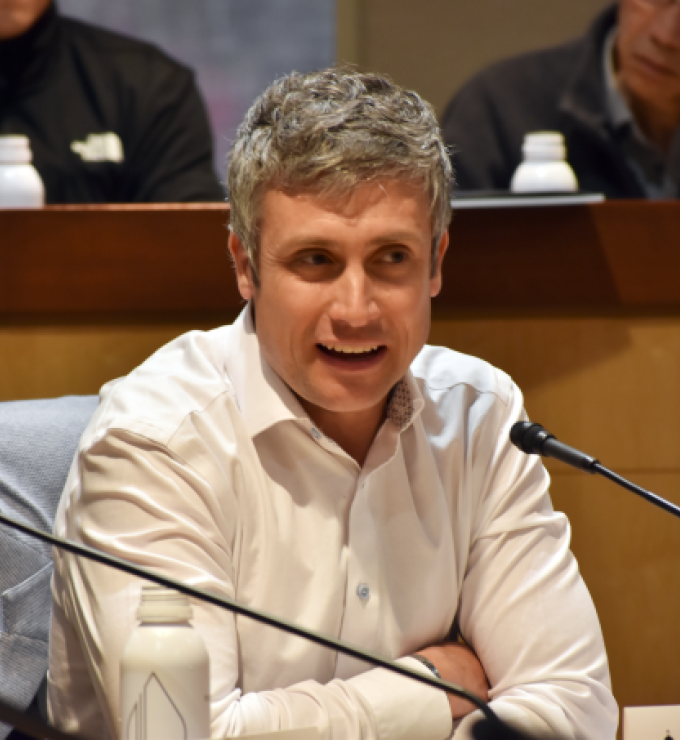 Hoover Institution Veteran Fellow Erik Malmstrom speaks at the Biosecurity Innovation lunch. Malmstrom, who began his career as a light infantry officer in the 10th Mountain Division in the US Army,  is currently CEO of SafeTraces.