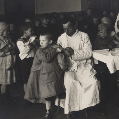 Black and white photograph of a vaccination clinic run by the ARA Russian Unit's medical program, circa 1922