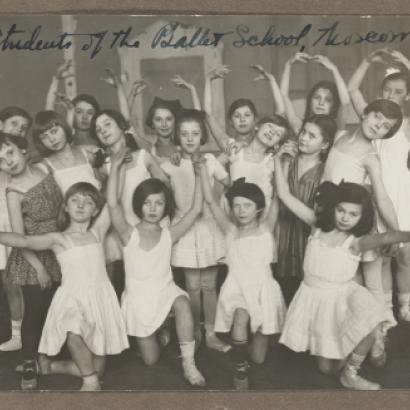 Photo of the youngest class at Moscow Ballet School circa 1922