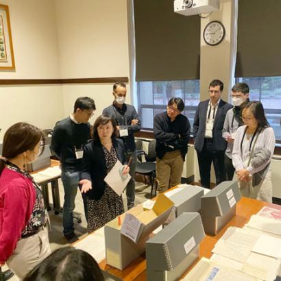 Kay Udea leading a discussion during the Second international workshop on Japanese diaspora 2022