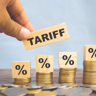 tariffiStock-2202863388.jpg 