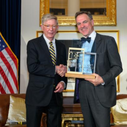 Hoover’s Sir Niall Ferguson Wins 2026 George F. Will Award from Liberty Fund