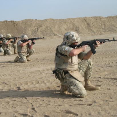 Polish troops at a shooting range.