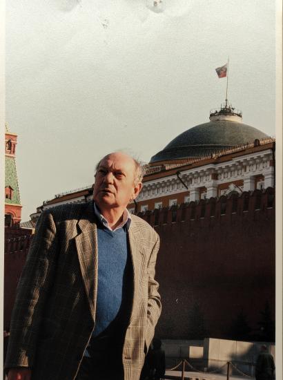 Color photograph of Soviet author Anatolii Gladilin