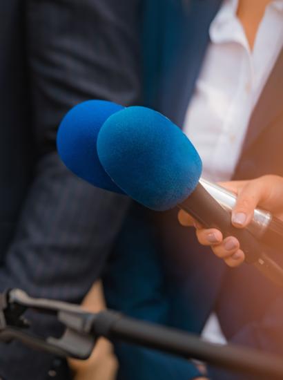 mediainterviewpoliticianiStock-1409277358.jpg