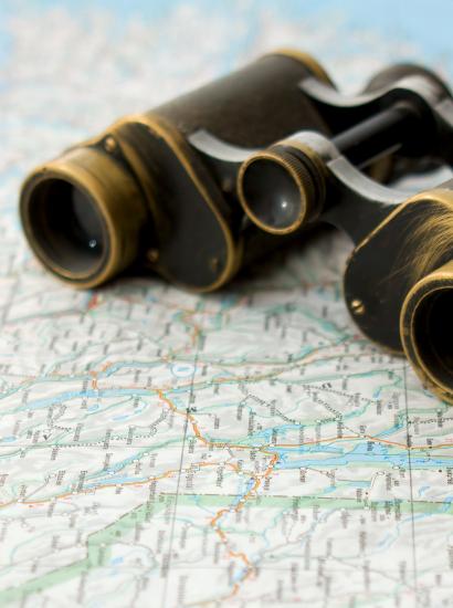 binocular on the map
