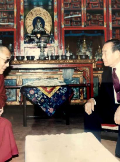 Chao Tze-chi visits the Dalai Lama at the latter’s residence in Dharamshala, India