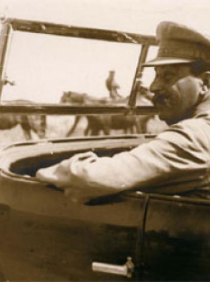 picture of Josef Stalin riding in a car