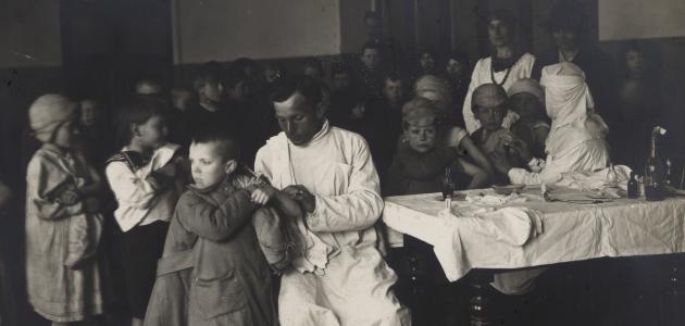 Black and white photograph of a vaccination clinic run by the ARA Russian Unit's medical program, circa 1922