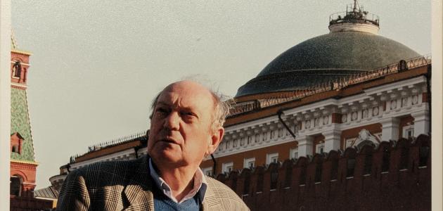 Color photograph of Soviet author Anatolii Gladilin