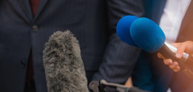 mediainterviewpoliticianiStock-1409277358.jpg