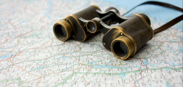 binocular on the map