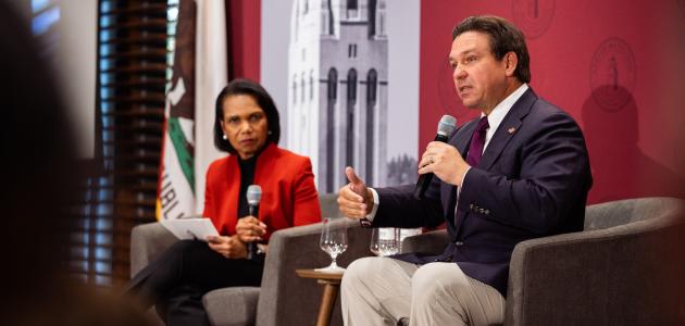 Florida Governor Ron DeSantis speaks in Hoover’s Shultz Auditorium on October 17, 2025. (Patrick Beaudouin)