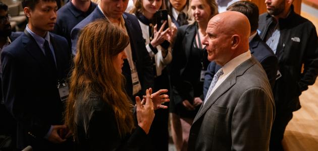 Senior Fellow H.R. McMaster speaks with students at the annual Hoover Institution Summer Policy Boot Camp on August 13, 2025. (Patrick Beaudouin)
