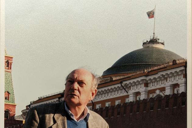 Color photograph of Soviet author Anatolii Gladilin