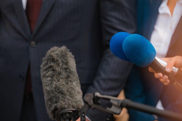 mediainterviewpoliticianiStock-1409277358.jpg