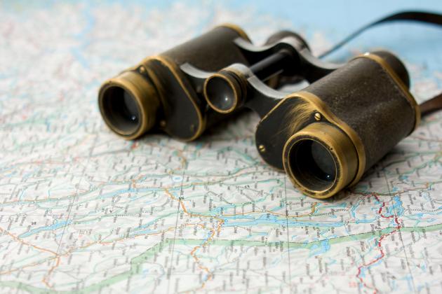 binocular on the map