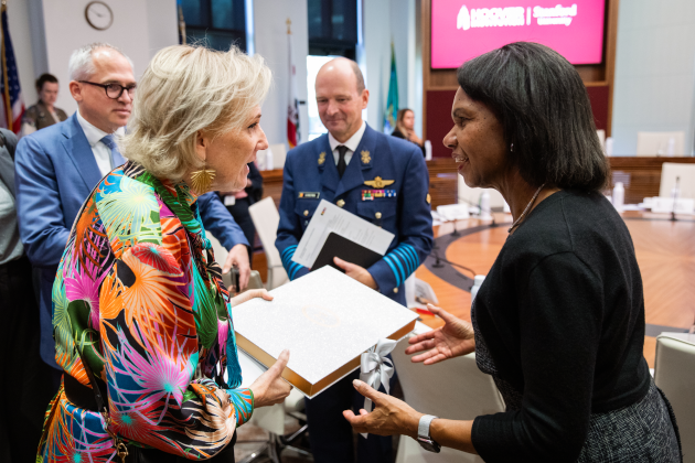 Hoover Institution Director Condoleezza Rice and Her Imperial and Royal Highness Princess Astrid of Belgium exchange a gift in the Annenberg Conference Room on October 7, 2025. (Patrick Beaudouin)