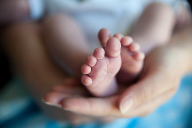 babyfeet  image
