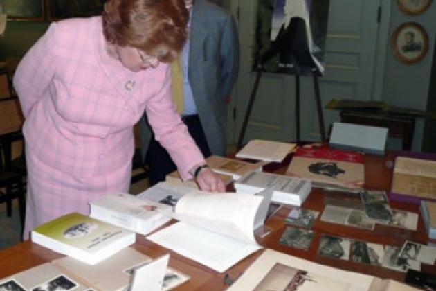 Image for Vaira Vike-Freiberga’s Visit to the Hoover Institution Library and Archives