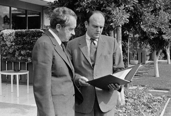 Ehrlichman and Nixon photo