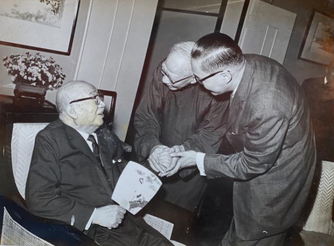 Chao (middle) meets with H. H. Kung (left) in Chiang Kai-shek’s residence in Taipei in September 1964.