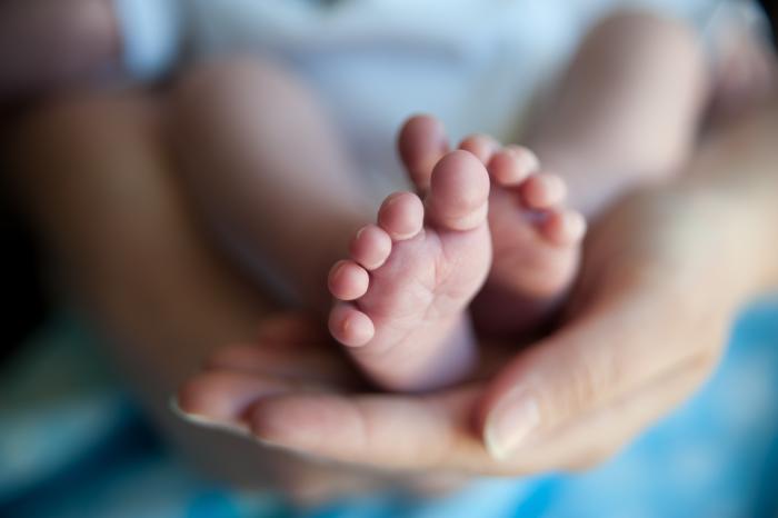 babyfeet  image