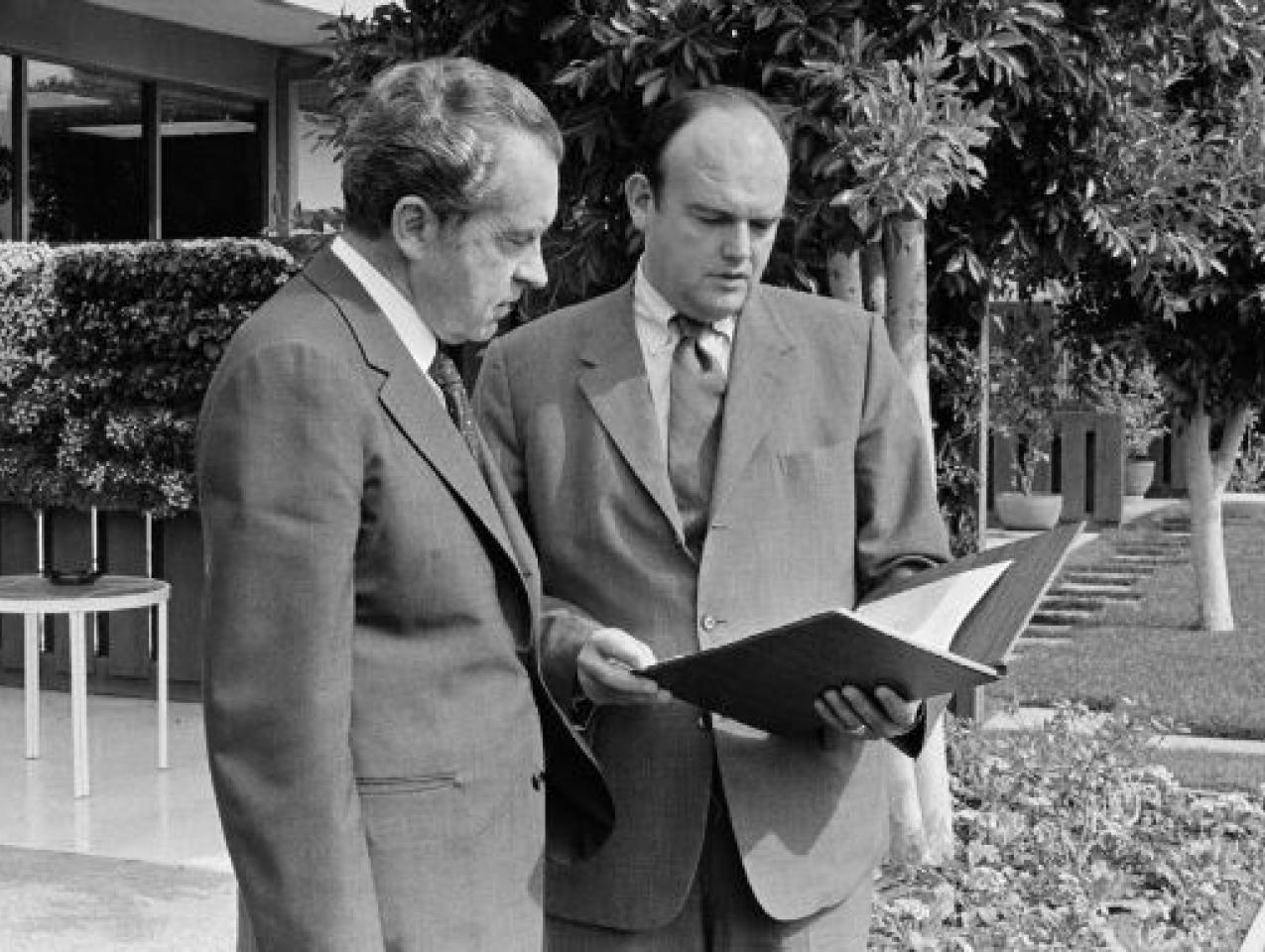 Ehrlichman and Nixon photo