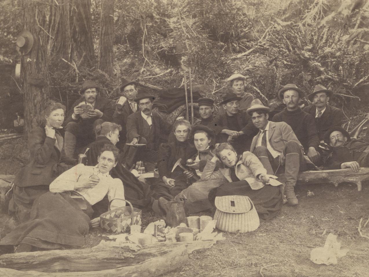 Lou Henry Hoover at center of picnicing Zoology club, circa 1897