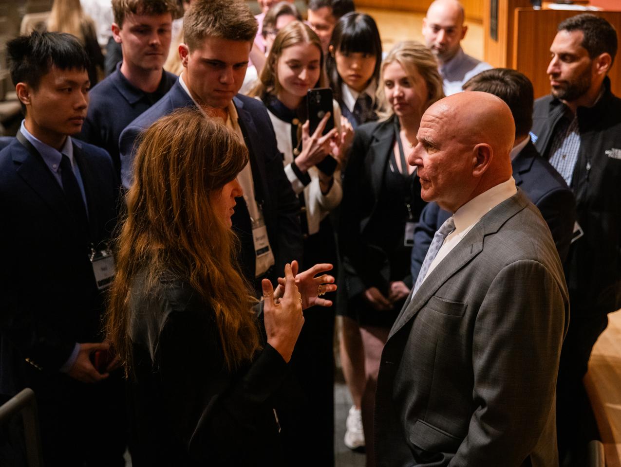 Senior Fellow H.R. McMaster speaks with students at the annual Hoover Institution Summer Policy Boot Camp on August 13, 2025. (Patrick Beaudouin)