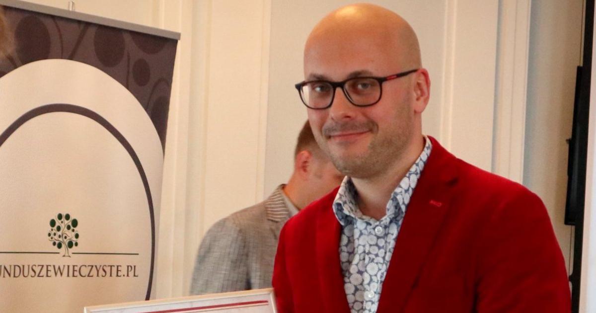Photograph of Dr. Michał Przeperski receiving his dyploma