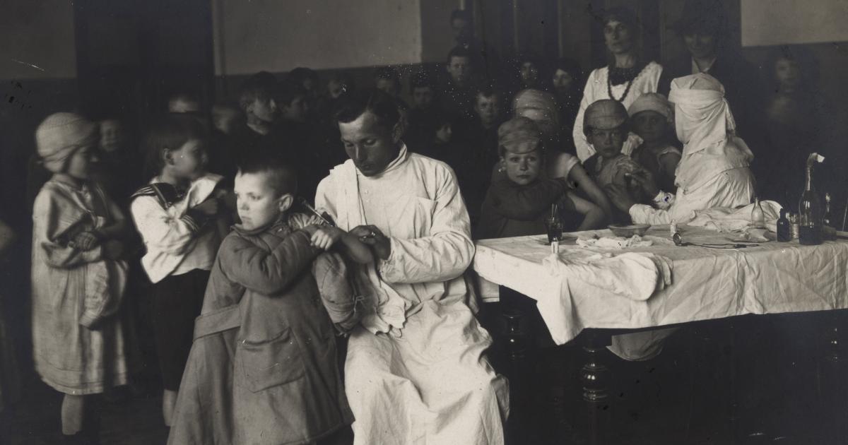 Black and white photograph of a vaccination clinic run by the ARA Russian Unit's medical program, circa 1922