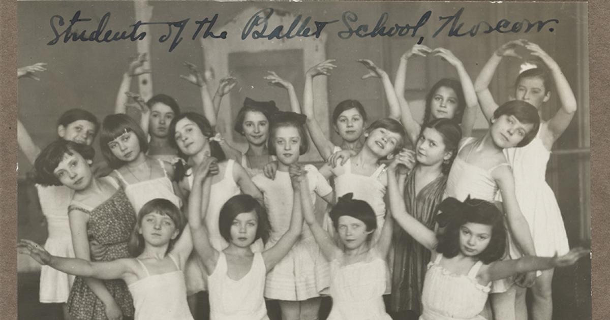 Photo of the youngest class at Moscow Ballet School circa 1922